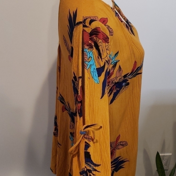 UMGEE Cold Shoulder Bell Sleeve Crinkle Dress Tunic - Picture 3 of 7